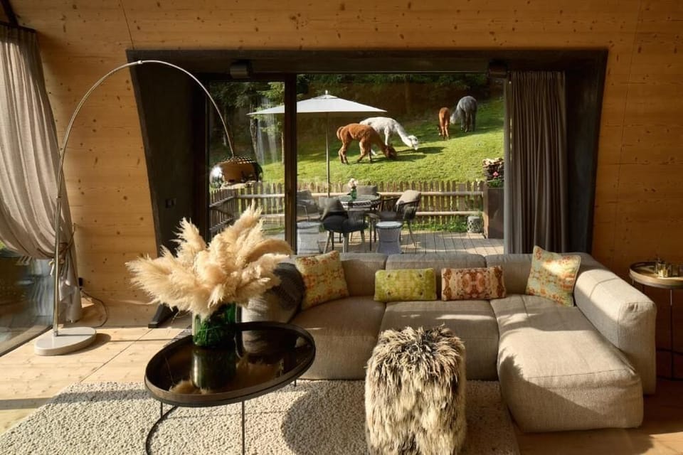 Luxury Chalet, Non Smoking, Mountain View | Living area