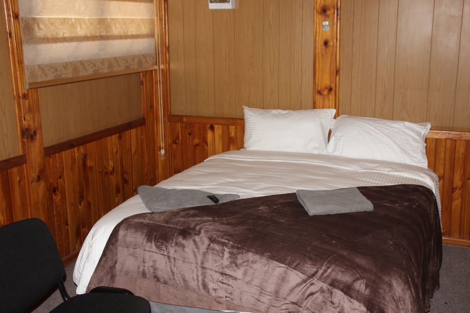 In-room safe, desk, WiFi (free)