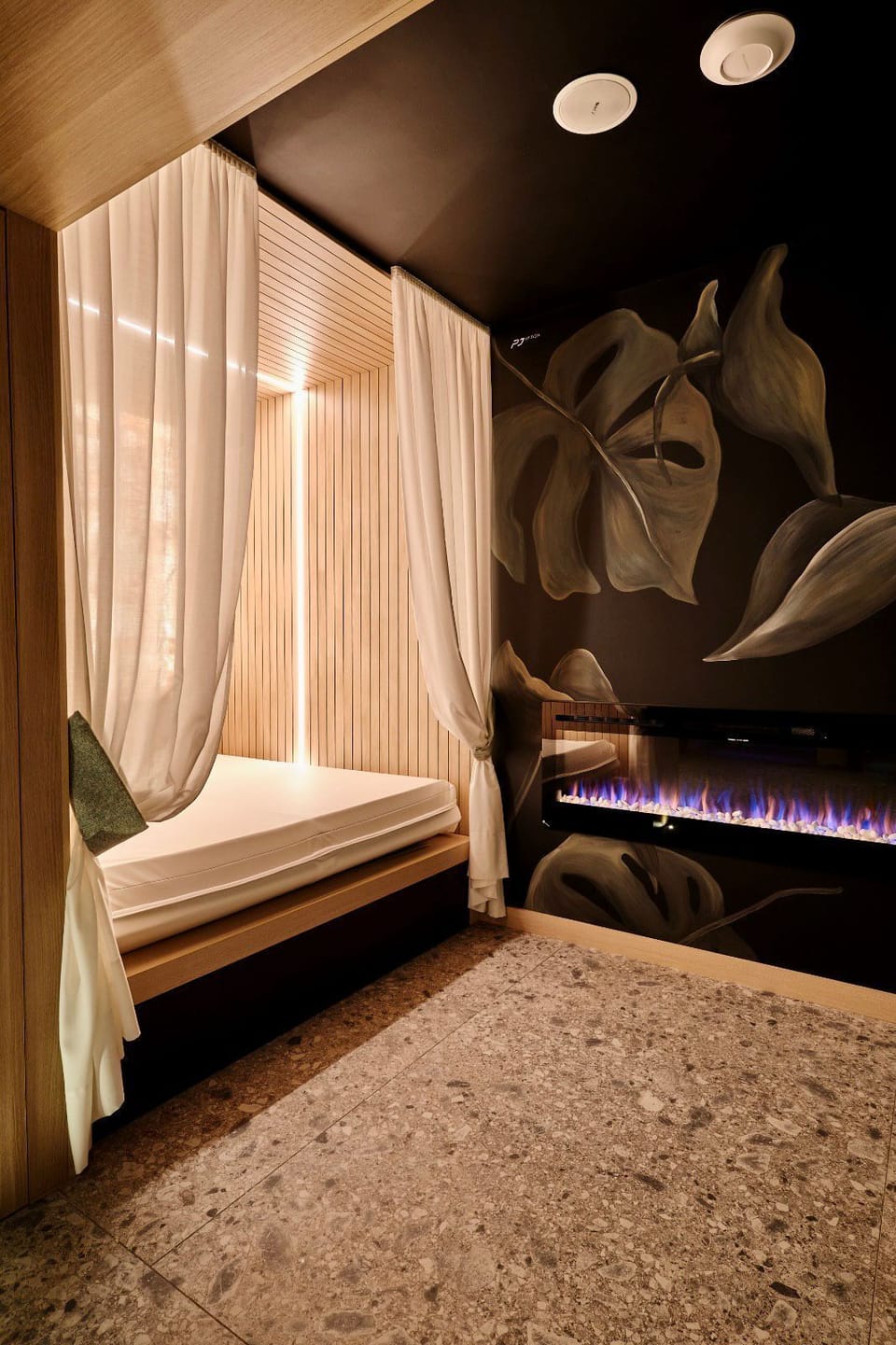 Couples treatment rooms, sauna, hot tub, steam room, Turkish bath