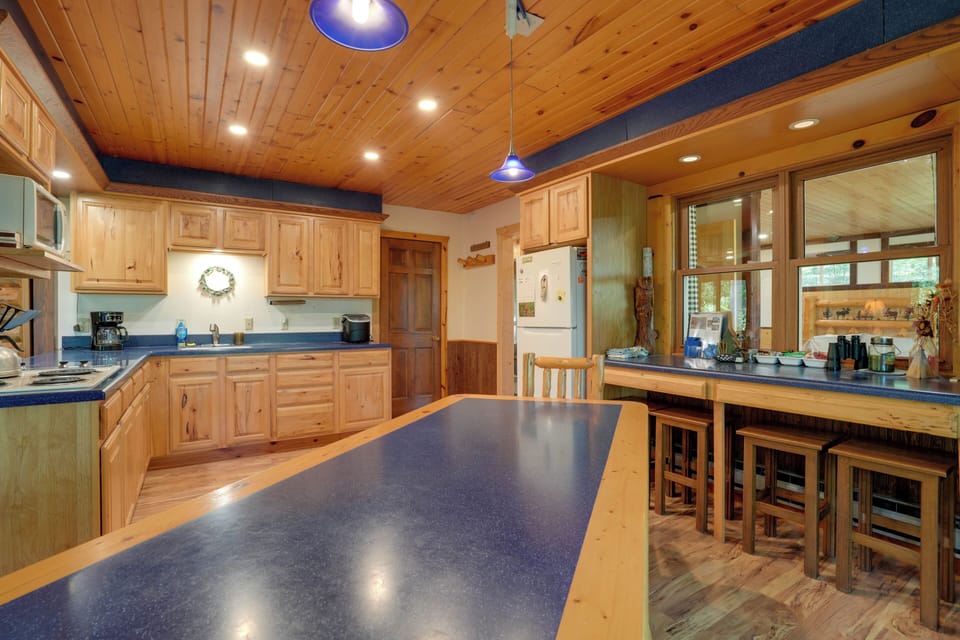 House (5 Bedrooms) | Interior
