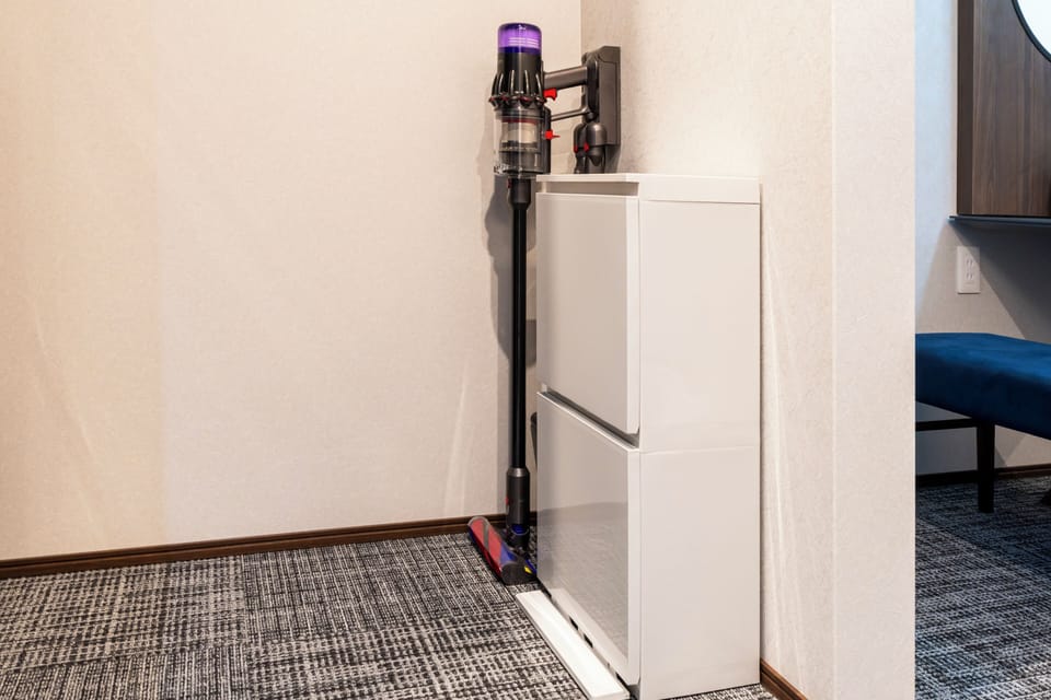 Family Apartment | Private kitchen | Full-size fridge, microwave, stovetop, cookware/dishes/utensils