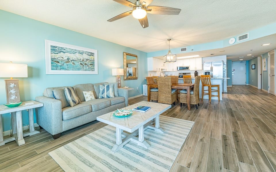 Condo, 3 Bedrooms | Living area