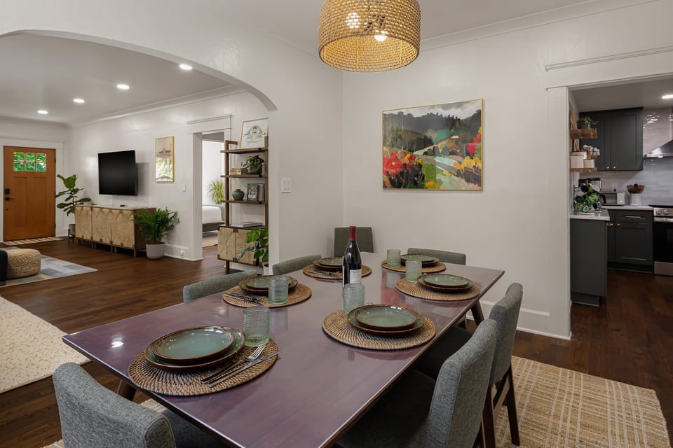 House, 4 Bedrooms | Dining
