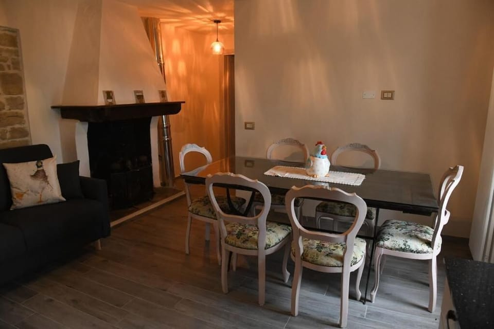 Deluxe Apartment, Garden View | Dining