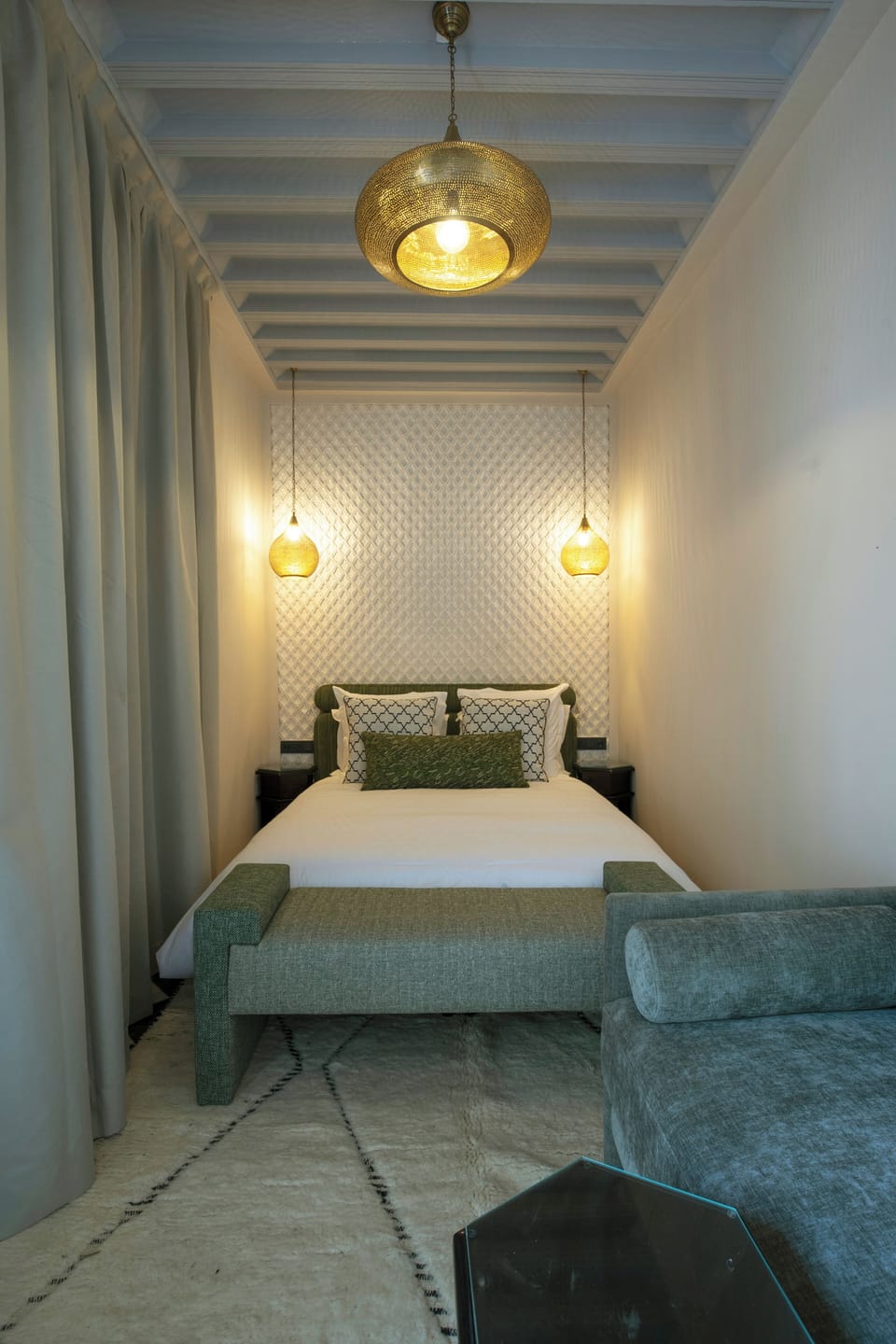 In-room safe, WiFi (free)