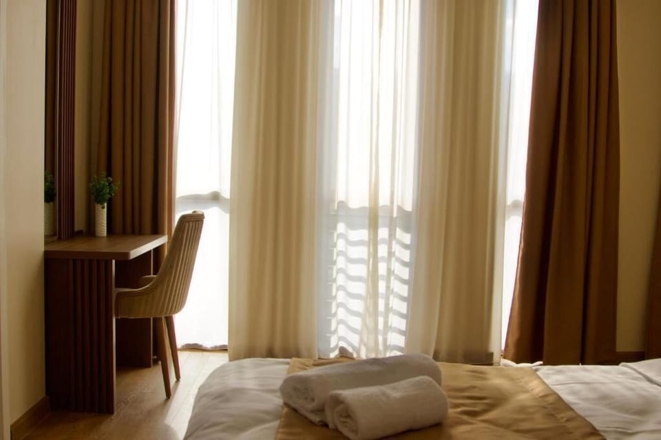 Twin Room, City View | In-room safe, soundproofing, iron/ironing board, WiFi (free)