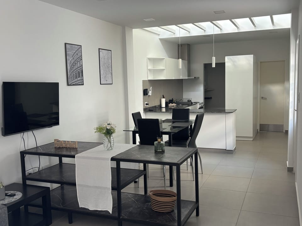 Deluxe Apartment | Living area