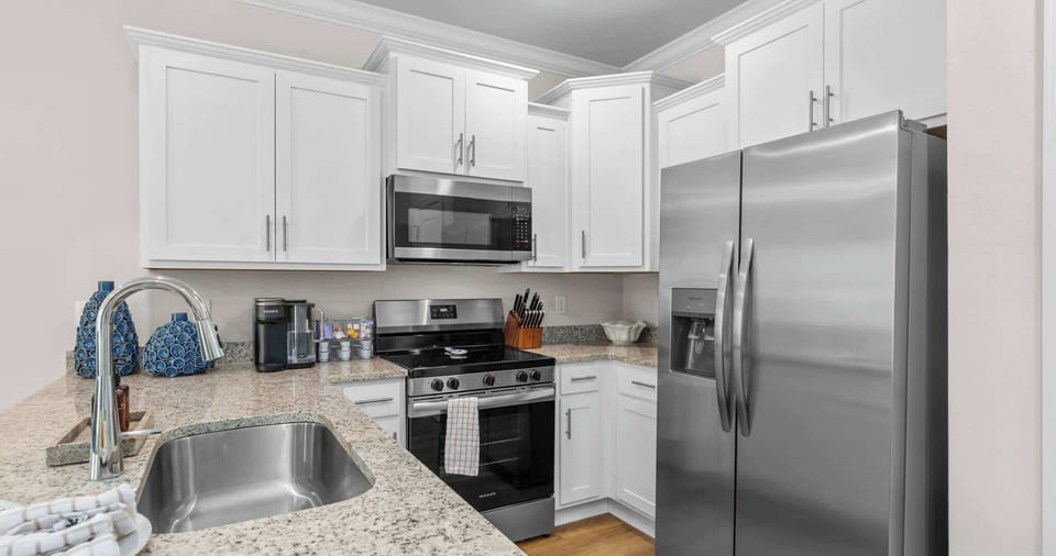 Townhome, Multiple Beds, Kitchen, Garden View (Bayside Getaway) | Private kitchen