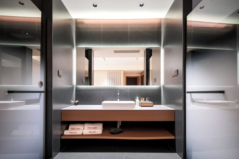 Basic Single Room | Bathroom | Slippers