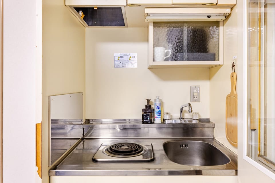 Basic Double Room, City View | Private kitchen