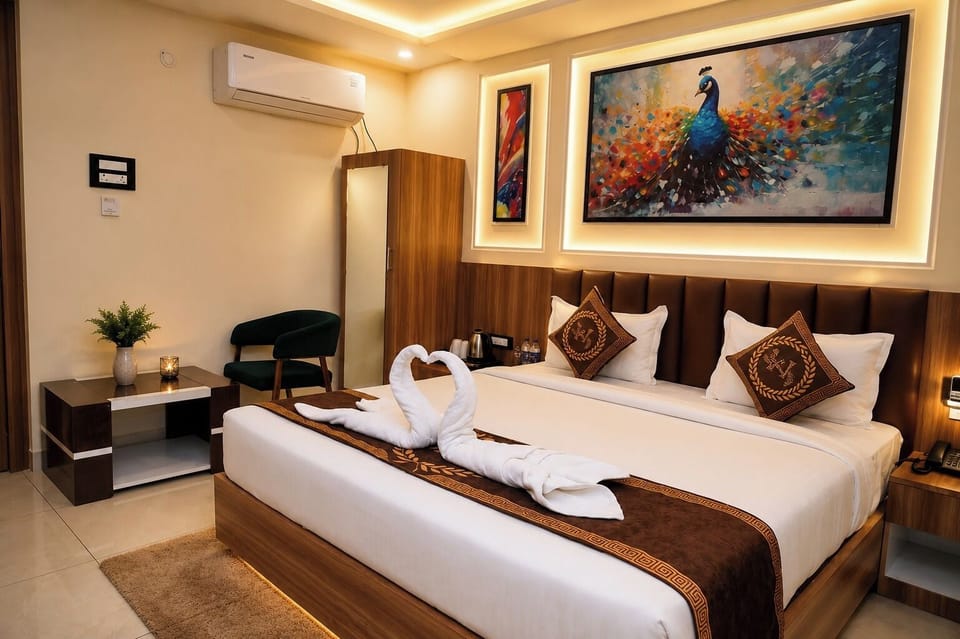 Executive Single Room | In-room safe, desk, laptop workspace, blackout drapes