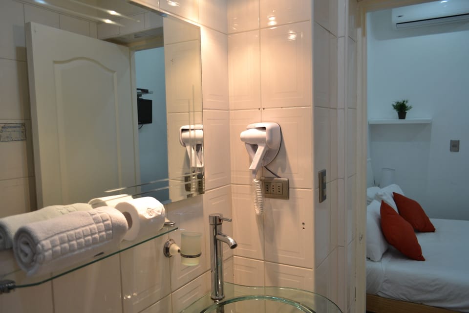 Single Room | WiFi (free), bed sheets