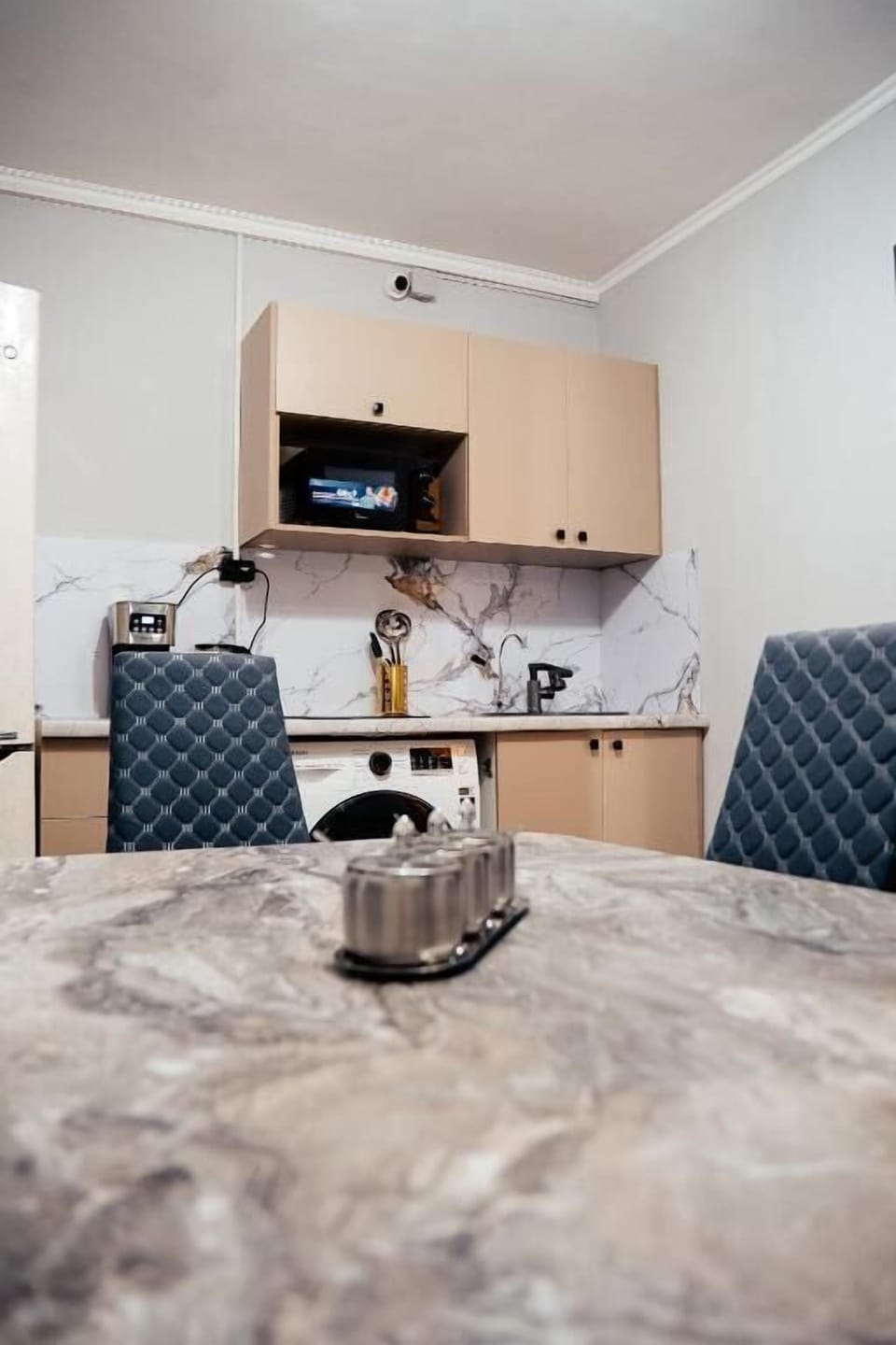 Standard Shared Dormitory, Mixed Dorm | Private kitchen | Full-size fridge, microwave, stovetop, cookware/dishes/utensils