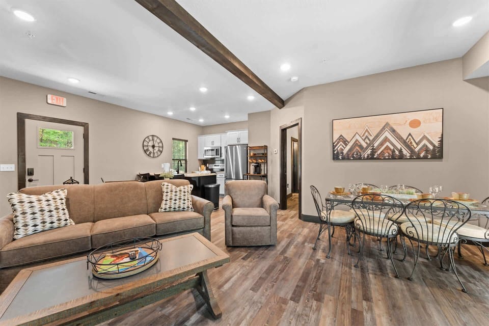 Cabin, Multiple Beds, Mountain View (8 Tall Oaks) | Living area