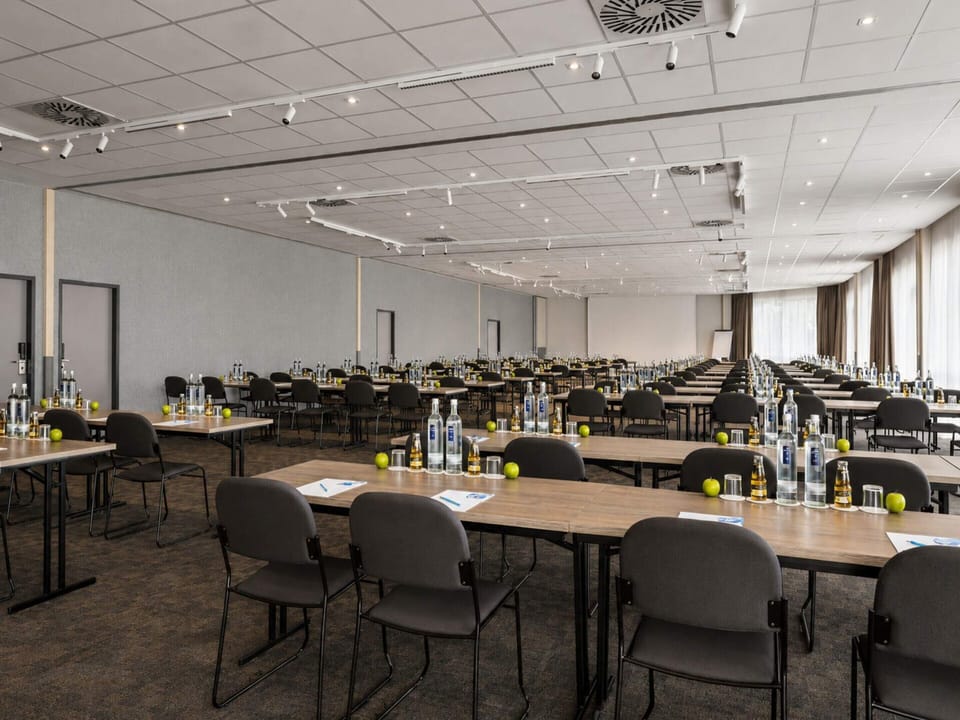 House | Meeting facility