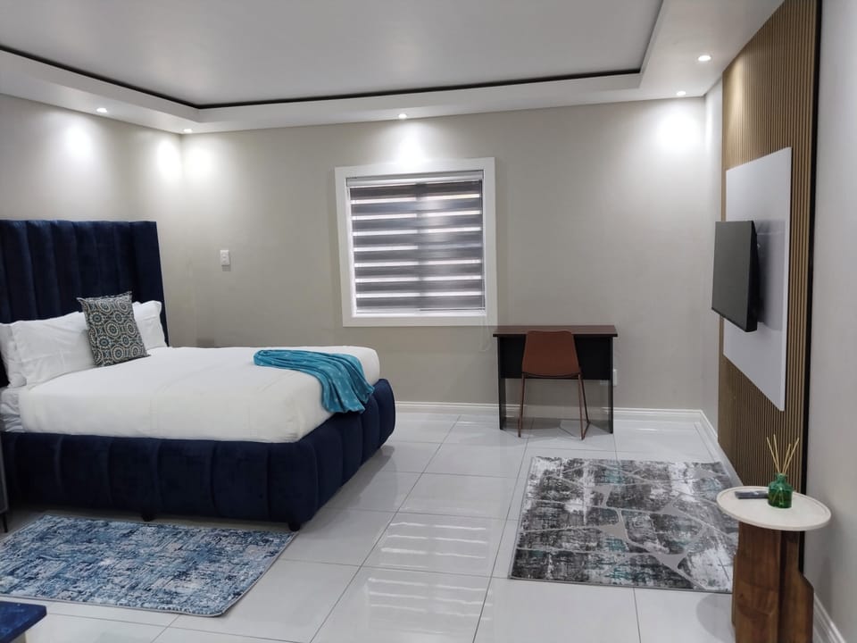 Deluxe Double Room Single Use, Garden View | Iron/ironing board (on request), WiFi (free)