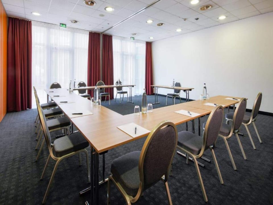 House | Meeting facility