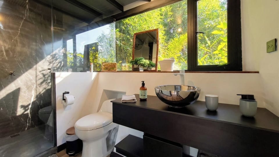 Comfort Cabin, Lake View | Bathroom