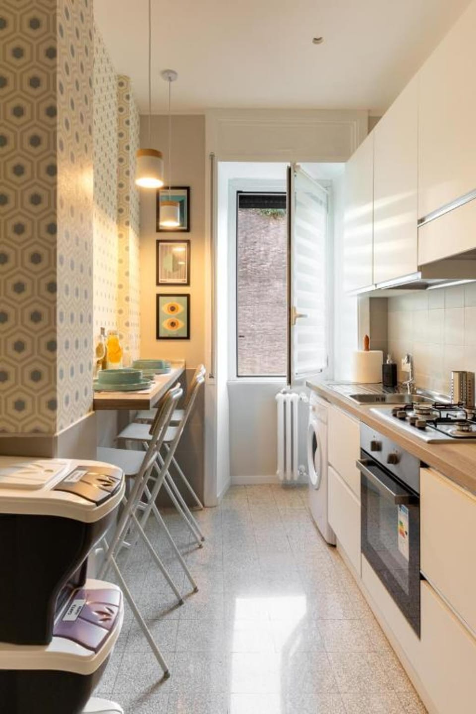 Deluxe Apartment, 4 Bedrooms, City View | Private kitchen