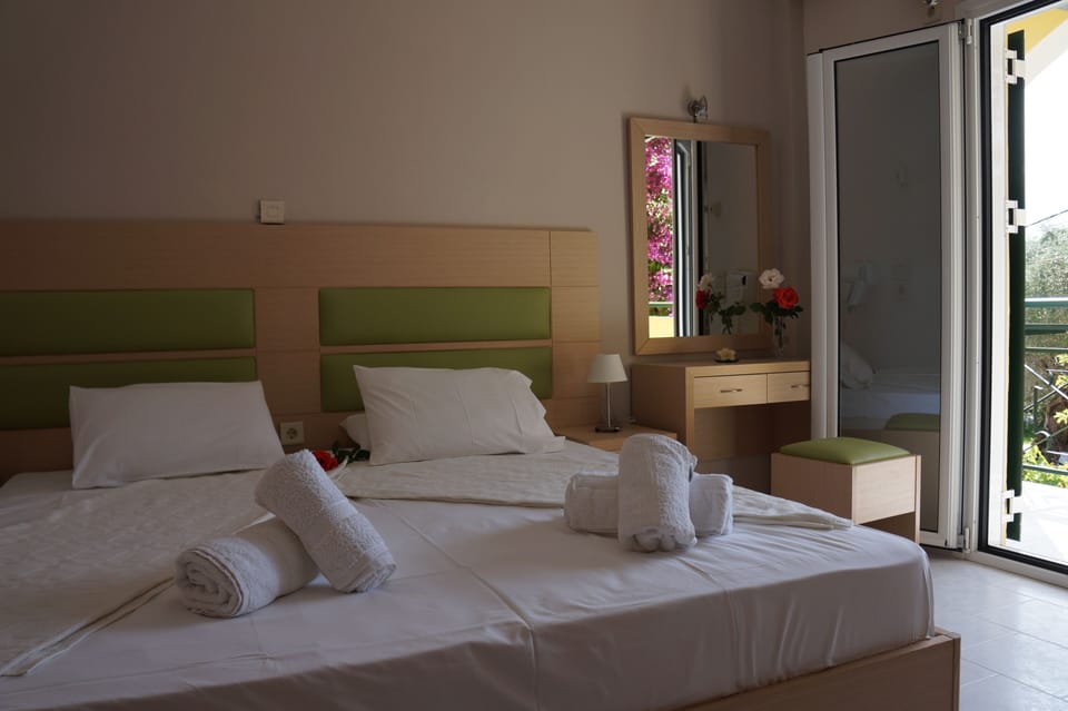 1 bedroom, in-room safe, desk, soundproofing