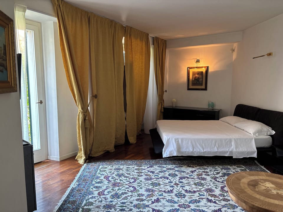 Deluxe Suite, City View | Desk, WiFi (free)