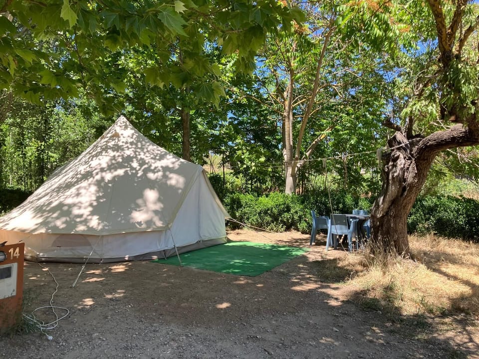 Family Tent, Garden View | Property grounds