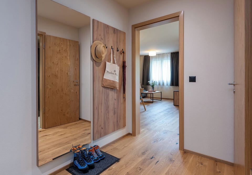 Superior Apartment, 2 bedrooms (incl. final cleaning fee) | Premium bedding, desk, blackout drapes, soundproofing