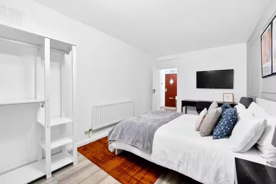 2 bedrooms, WiFi (free), bed sheets