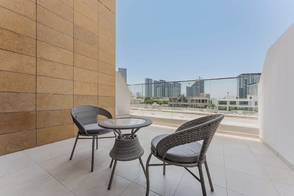 Studio, 1 King Bed, Air conditioning, City View | Terrace/patio