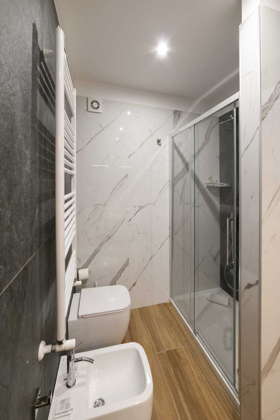 Family Apartment, Balcony | Bathroom | Shower, hair dryer, towels, soap