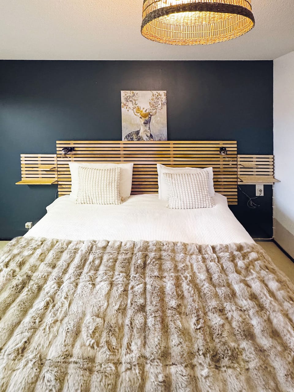Deluxe Double Room, Courtyard View | Bed sheets