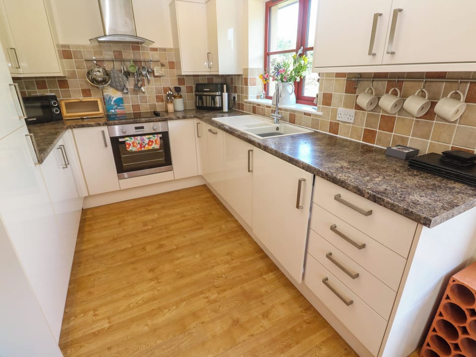 Dishwasher, cookware/dishes/utensils