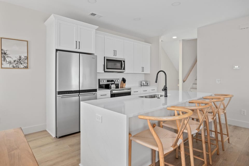 House, Multiple Beds (Beachwalk Club | Steps to Beach | Sle) | Private kitchen