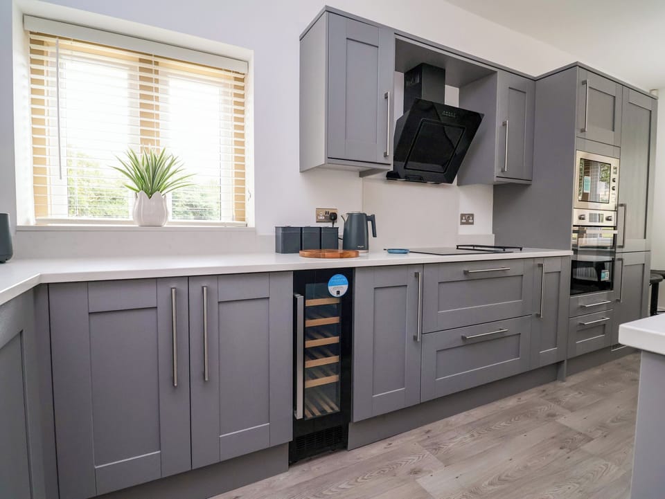Cottage | Private kitchen | Cookware/dishes/utensils