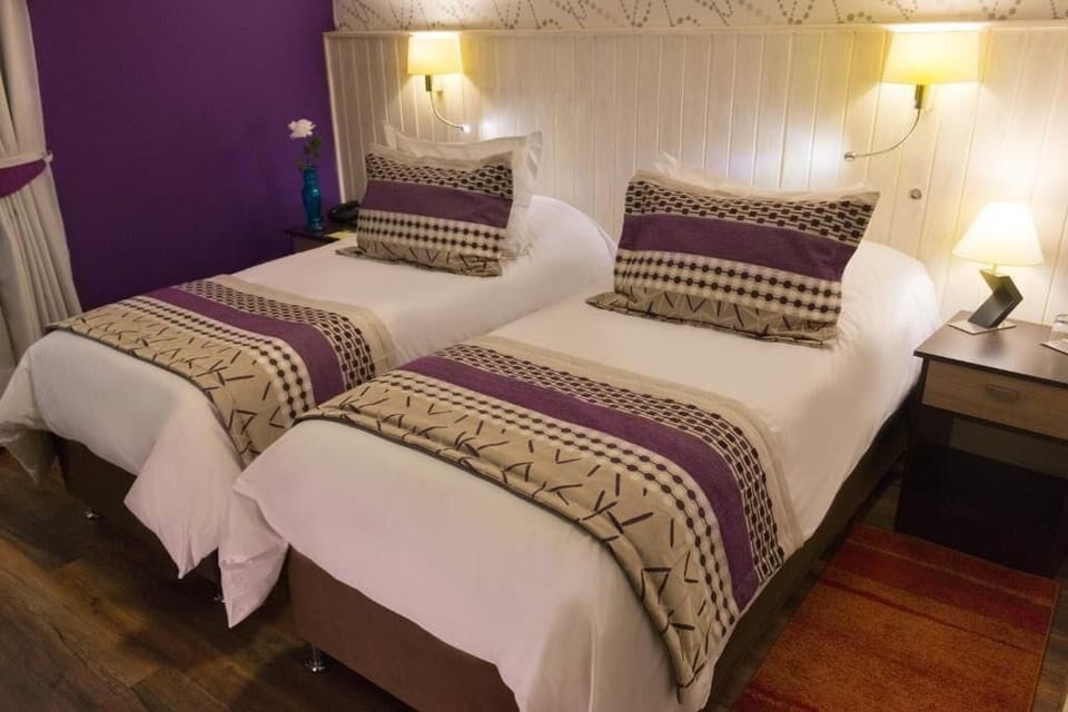 Standard Double or Twin Room | In-room safe, desk, laptop workspace, iron/ironing board (on request)