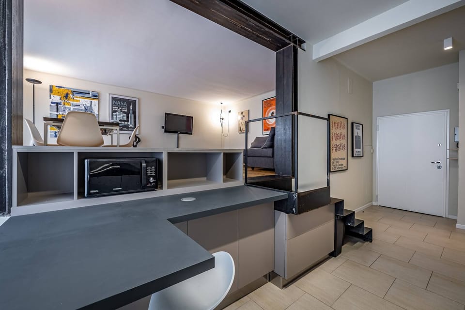Apartment, 2 Bedrooms, Kitchen | Private kitchen | Coffee/tea maker, microwave, dining table