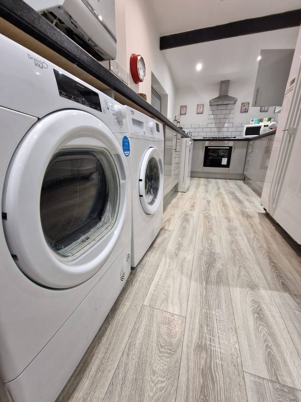 House, 6 Bedrooms | Laundry