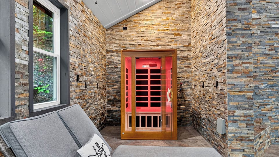 Its Got It All Yall by Avantstay Sleeps 27 Indoor Pool + Hot Tub + Theater + Near Pigeon Forge Cottage in Pigeon Forge