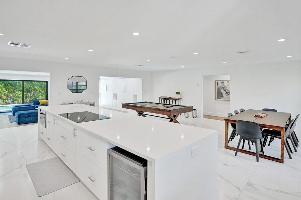 Apartment, Private Bathroom, Garden View | Shared kitchen | Highchair