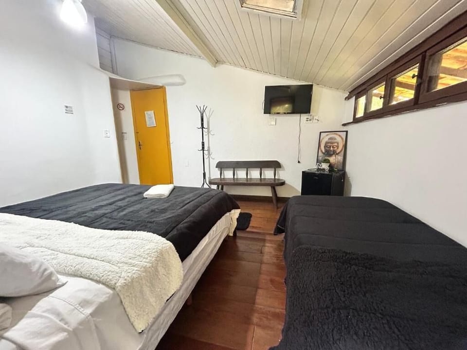 Suite, Garden View | Minibar, desk, WiFi (free), individually decorated
