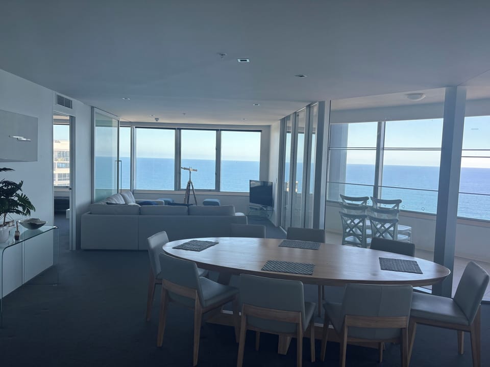 Deluxe Apartment, Beach View | Interior