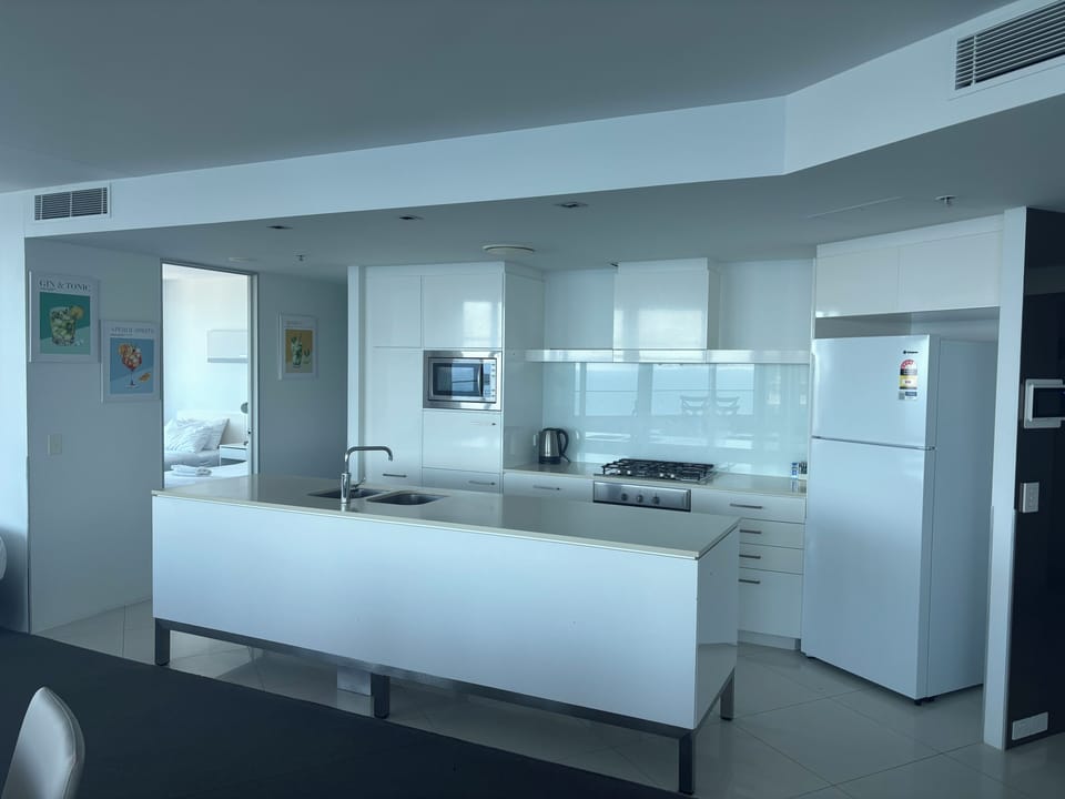 Deluxe Apartment, Beach View | Private kitchen