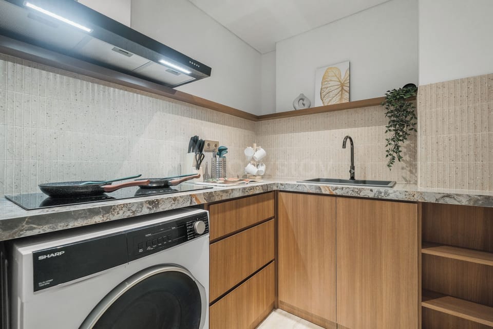 Apartment, 2 Bedrooms, Balcony, City View | Private kitchen | Full-size fridge, microwave, stovetop, cookware/dishes/utensils