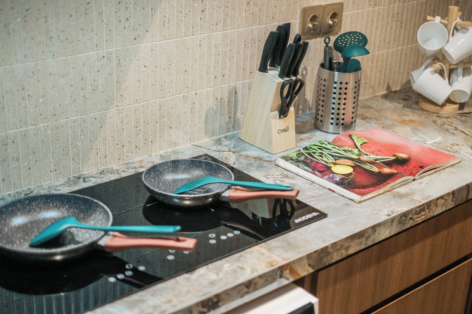 Apartment, 2 Bedrooms, Balcony, City View | Private kitchen | Full-size fridge, microwave, stovetop, cookware/dishes/utensils