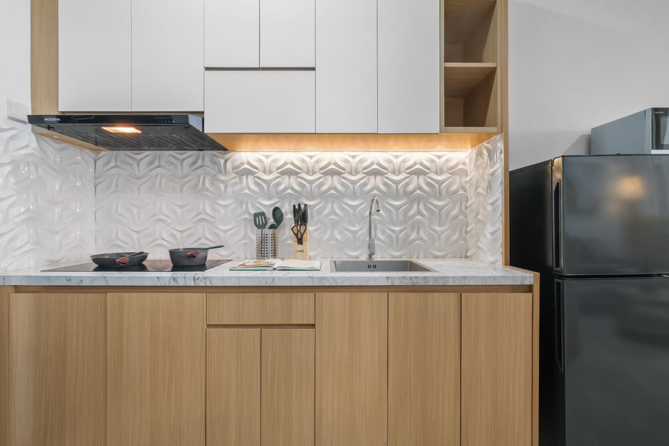 Apartment, Balcony, City View | Private kitchen | Full-size fridge, microwave, stovetop, cookware/dishes/utensils