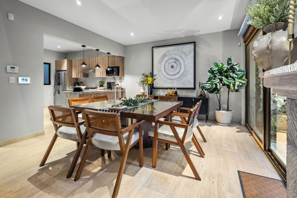 Luxury House, Courtyard View | Dining