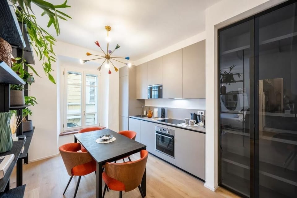 Deluxe Studio, City View | Private kitchen