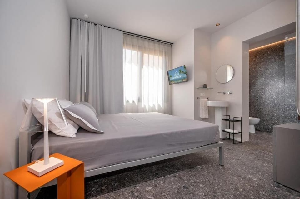 Double Room, Courtyard View | Blackout drapes, soundproofing, iron/ironing board (on request)