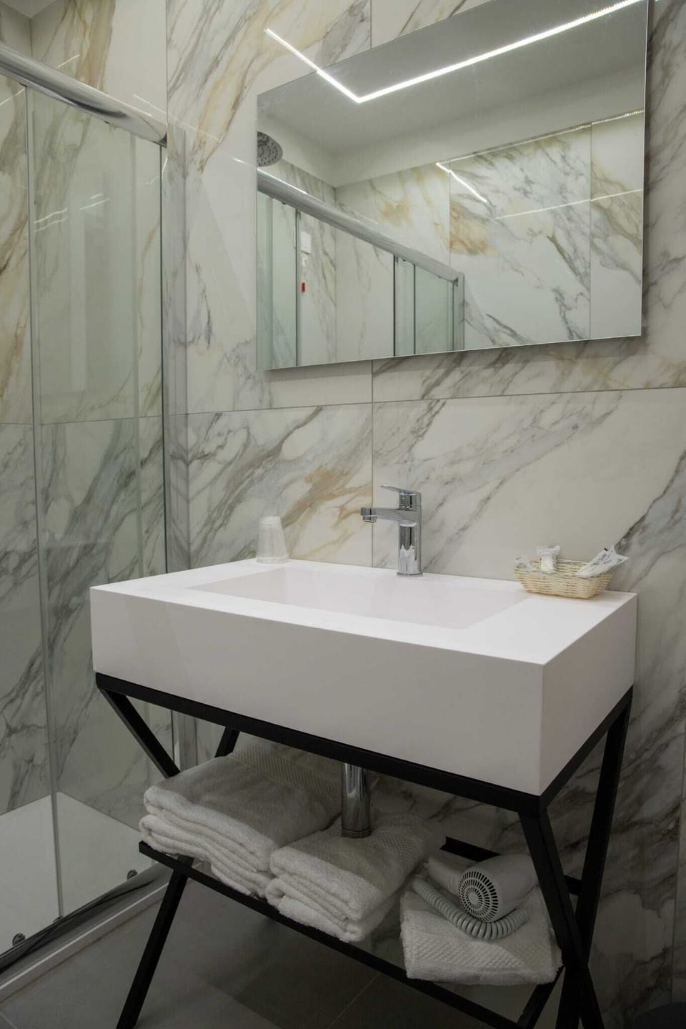 Deluxe Double Room, Balcony | Bathroom | Shower, hair dryer, towels, soap