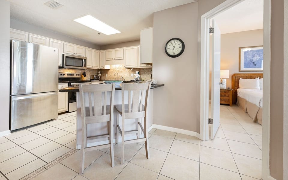 Condo, 3 Bedrooms | Private kitchen | Coffee/tea maker, fridge, oven